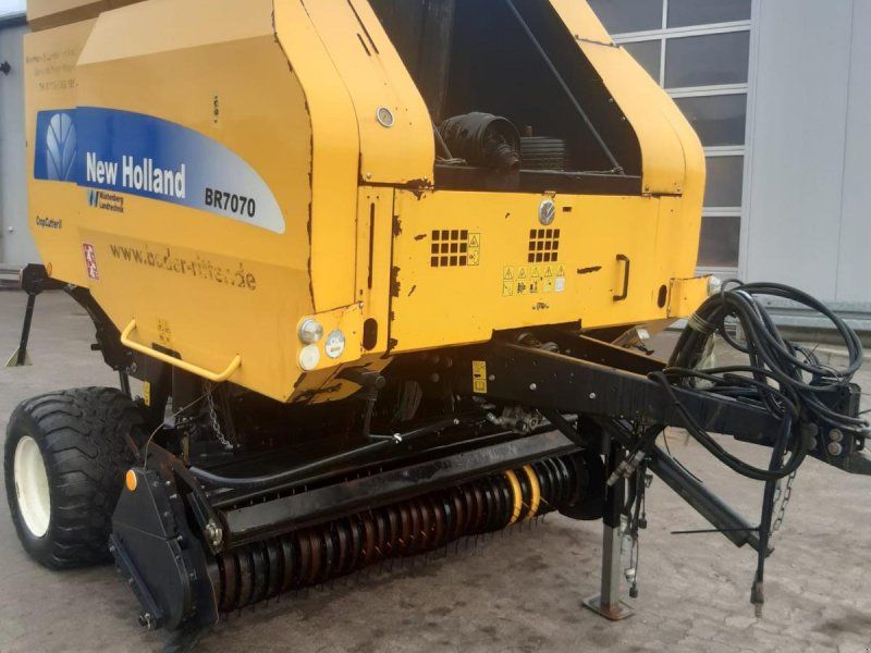 New Holland BR 7070