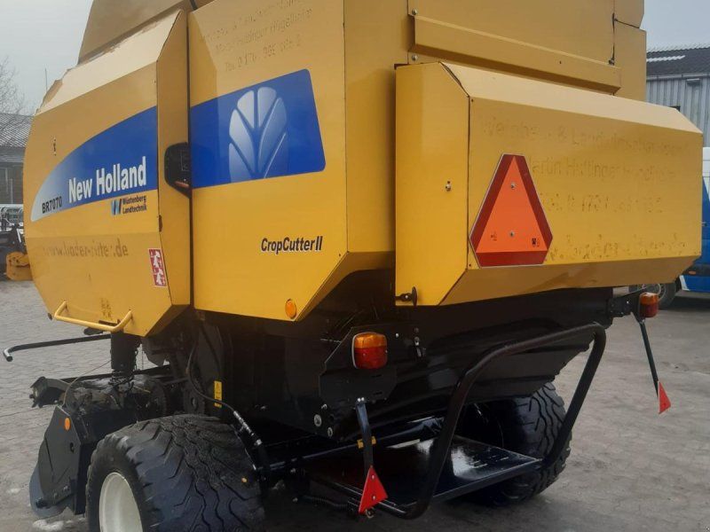 New Holland BR 7070