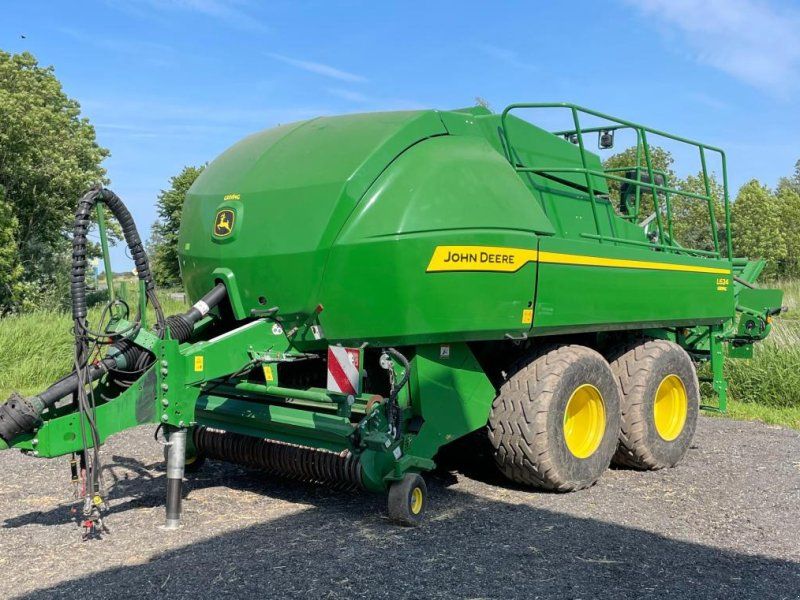 John Deere L624