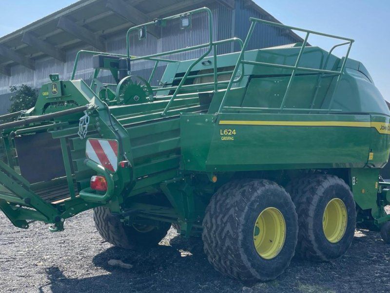 John Deere L624