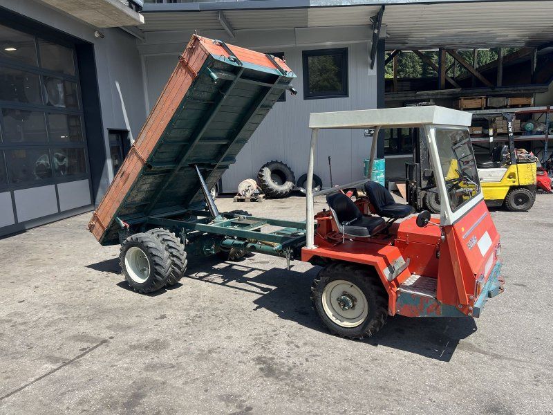 Bucher TR 1500-1 mit Dreiseitenkipper