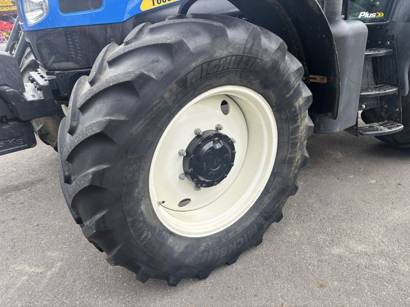 New Holland T6030 Plus