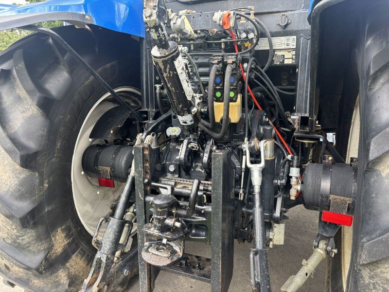 New Holland T6030 Plus
