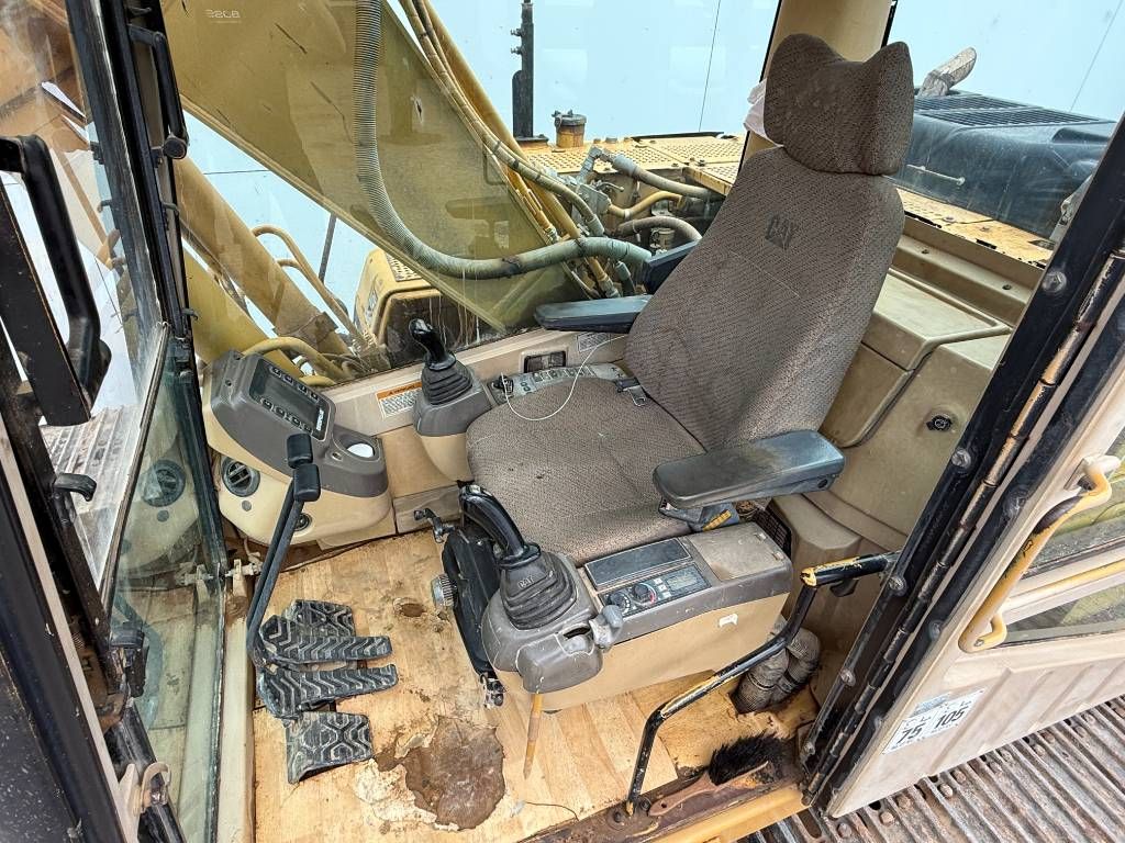 CAT 320BL - German Machine / Hammer Lines