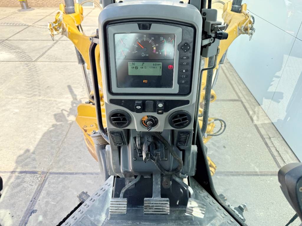 CAT 140M3 - Pushblock / Ripper / Joystick Controls