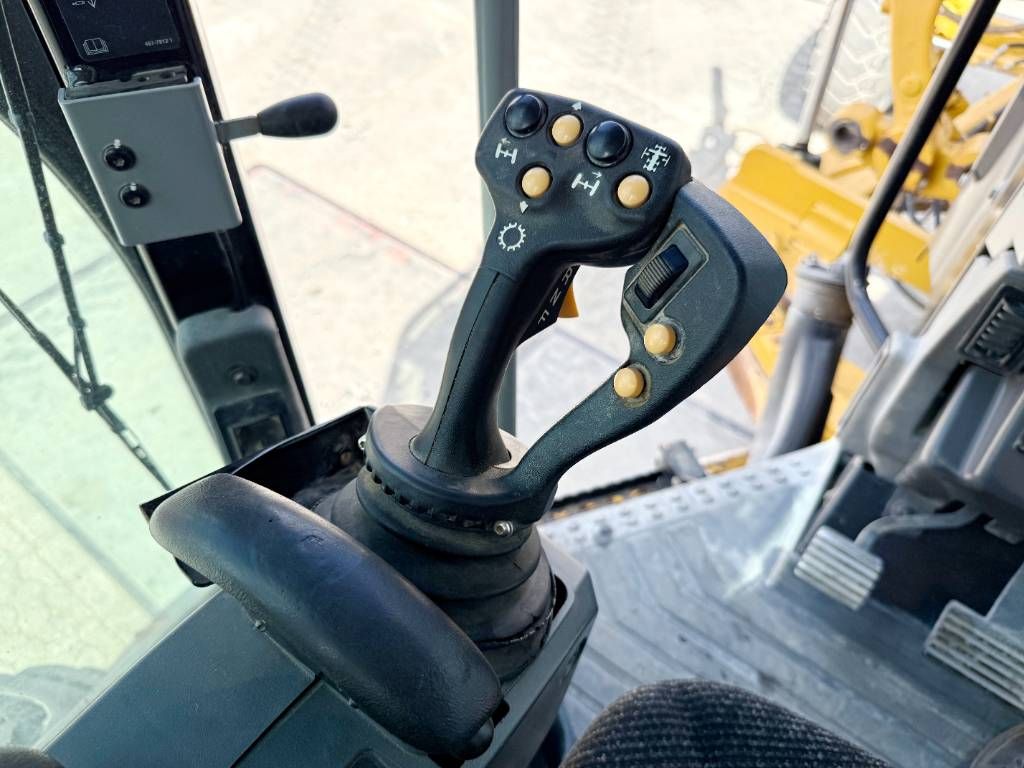 CAT 140M3 - Pushblock / Ripper / Joystick Controls