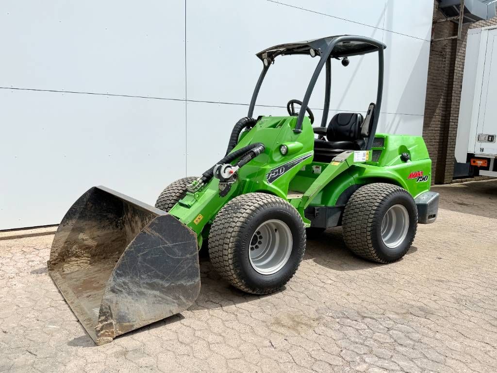 Avant M750 Opti Drive - Bucket + Jib / Telescopic Boom