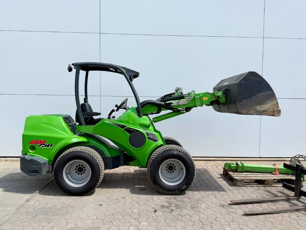 Avant M750 Opti Drive - Bucket + Jib / Telescopic Boom