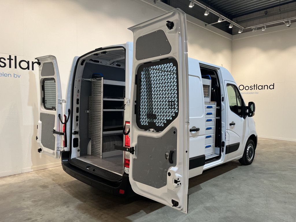 Renault Master 2.3 dCi L1H2 130 PK Servicebus / Sortimo Inrichting / Euro 6 / Luchtvering / Airco / Cruise Control / PDC / Navigatie / 3-Zits