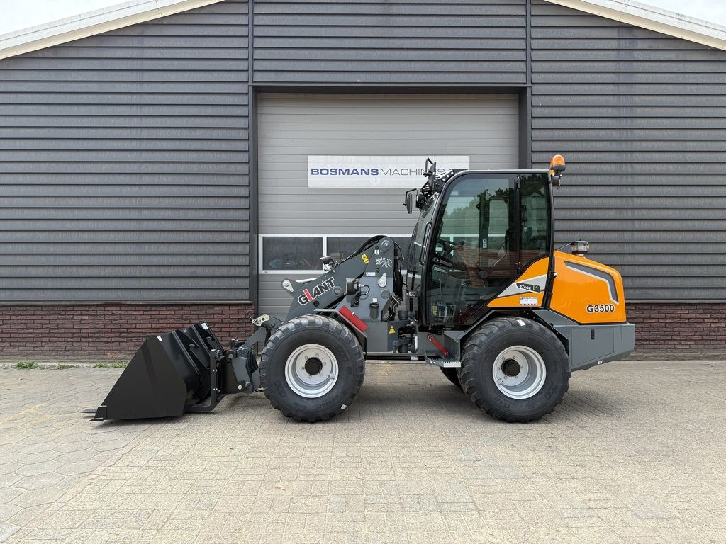 Giant G3500 shovel NIEUW met cabine