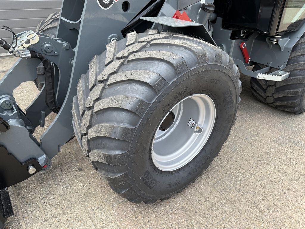 Giant G3500 shovel NIEUW met cabine