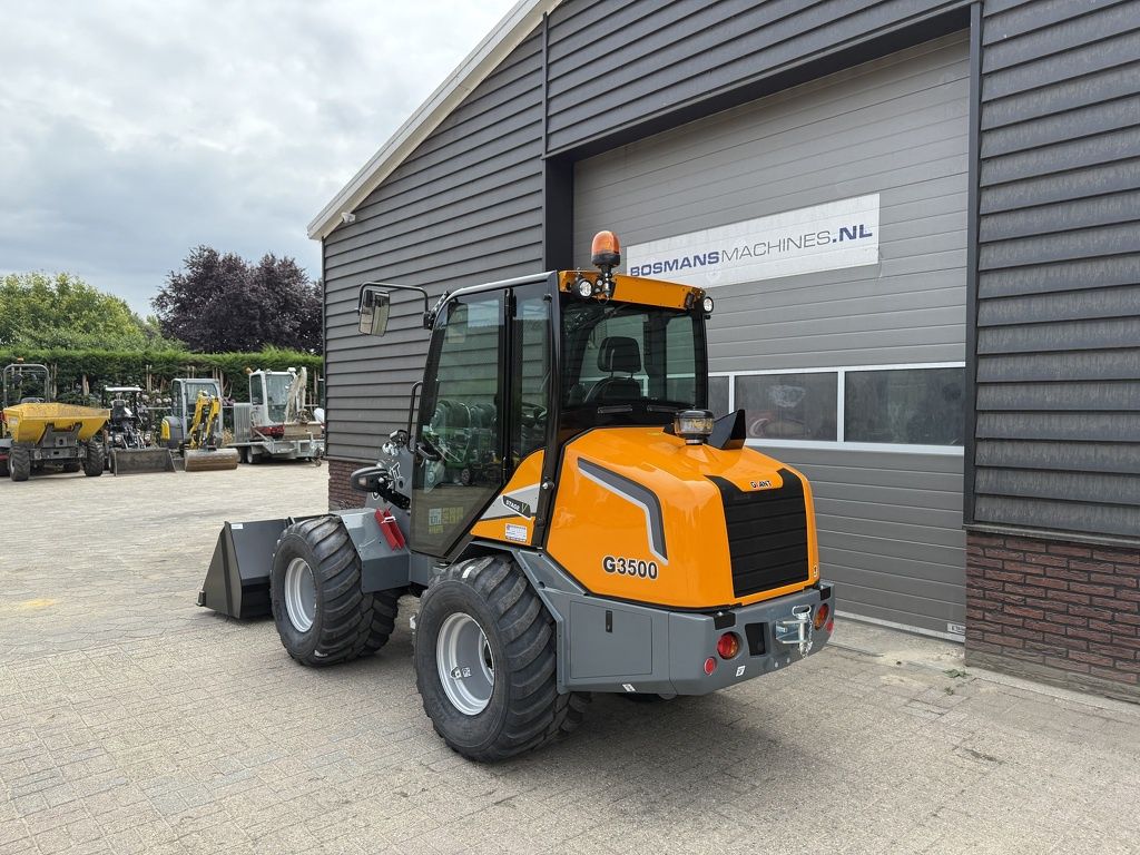 Giant G3500 shovel NIEUW met cabine