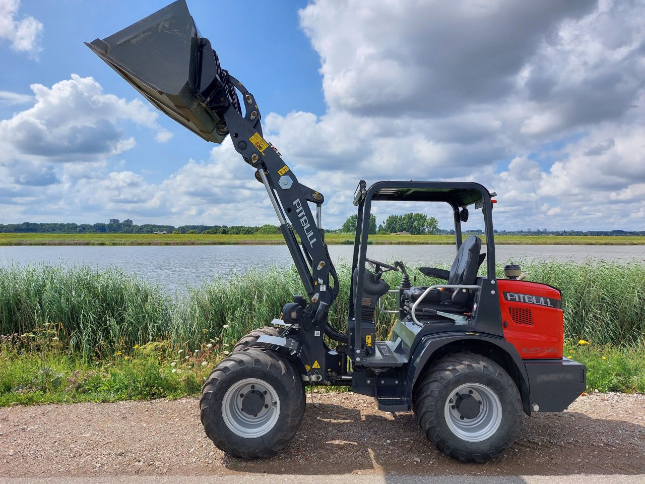Pitbull X27-45 shovel zeer compleet !!! 193 uur !!!