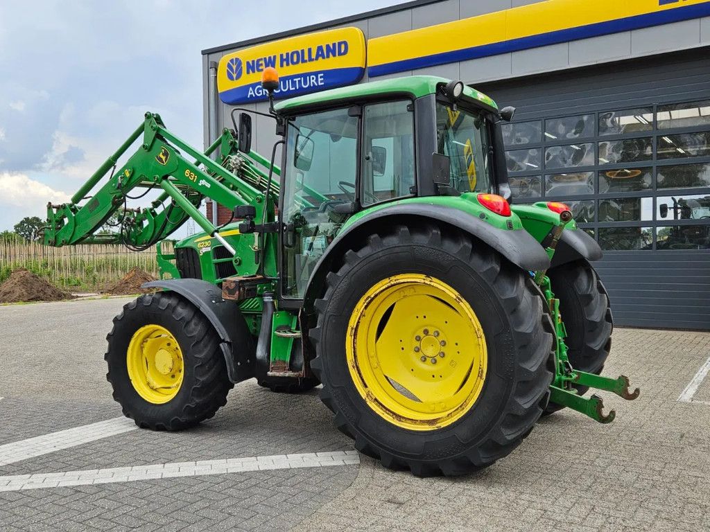 John Deere 6230 met 631 voorlader