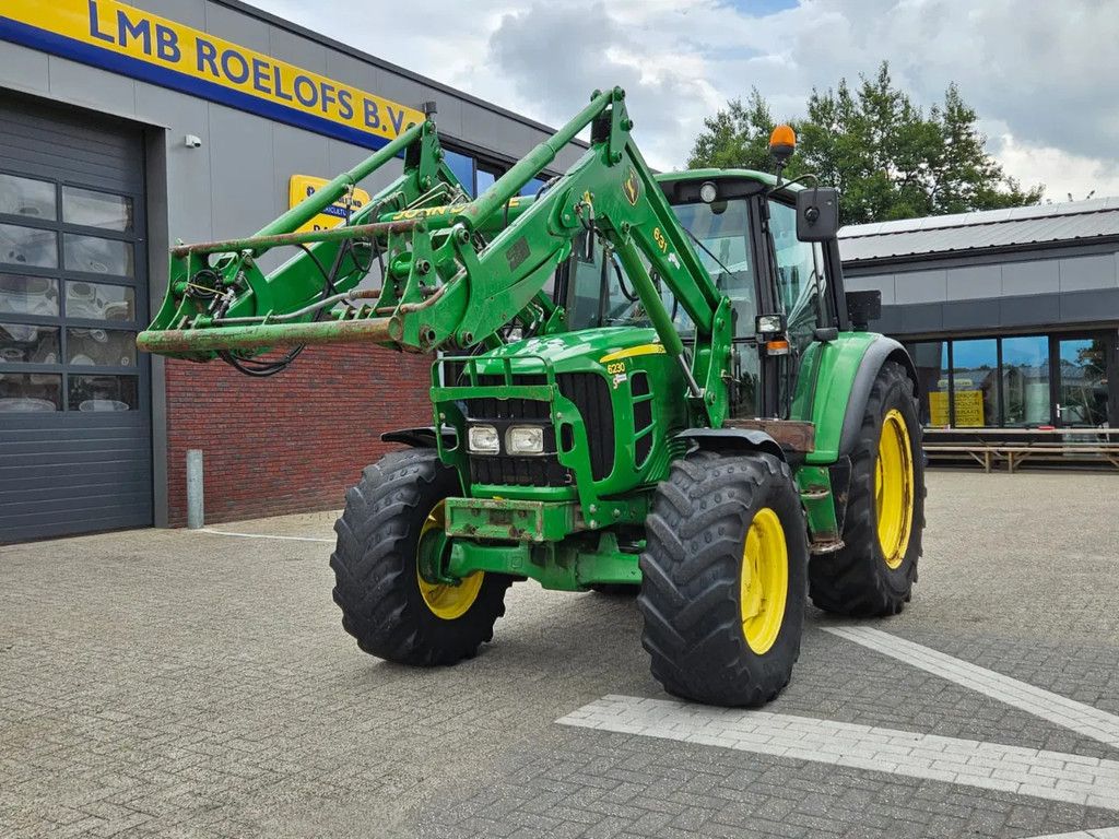 John Deere 6230 met 631 voorlader