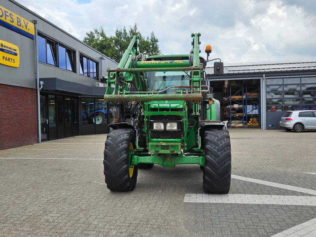 John Deere 6230 met 631 voorlader