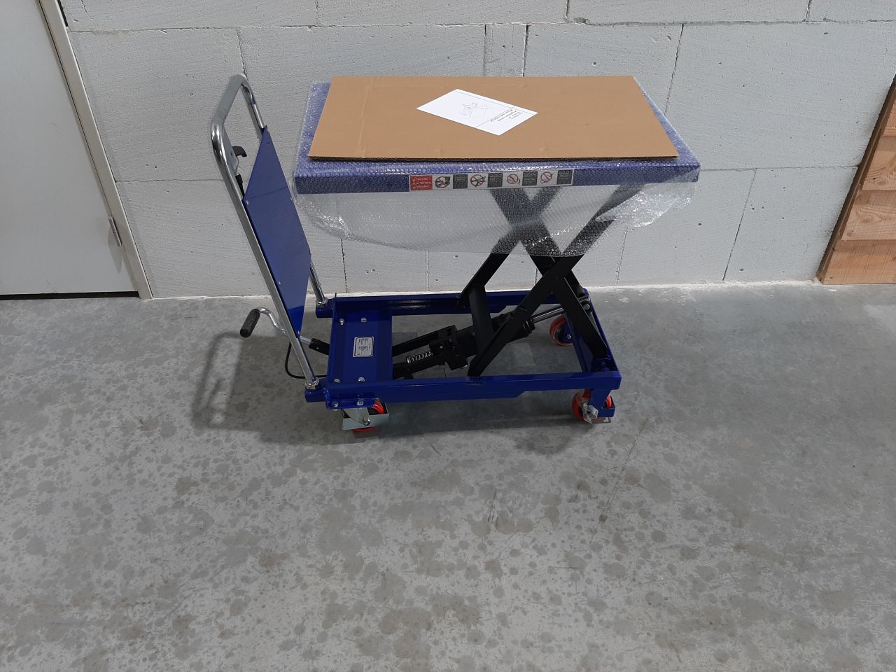 Verrijdbare heftafel 150 kg 700 x 450 mm 210-720 mm hoog