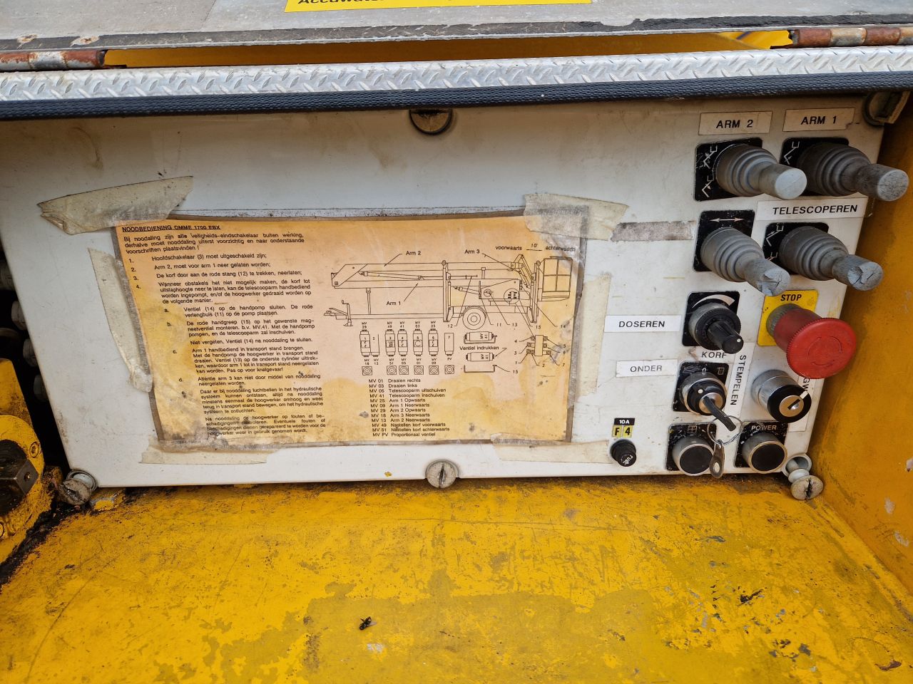 OMME 1700 AANHANGER HOOGWERKER 17M ACCU 230V HOOGWERKERBOEK
