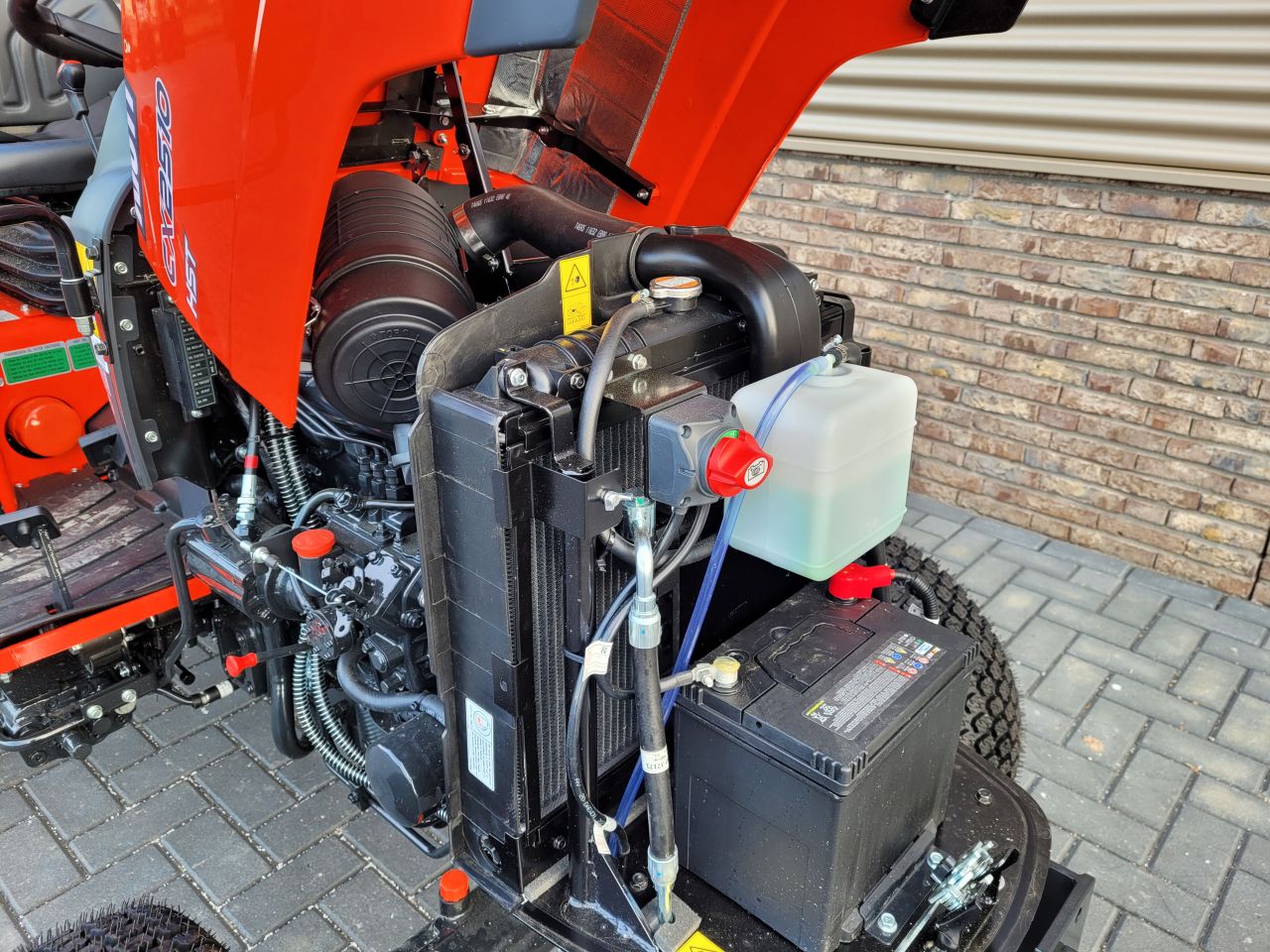 Kioti CX-2510 HST
