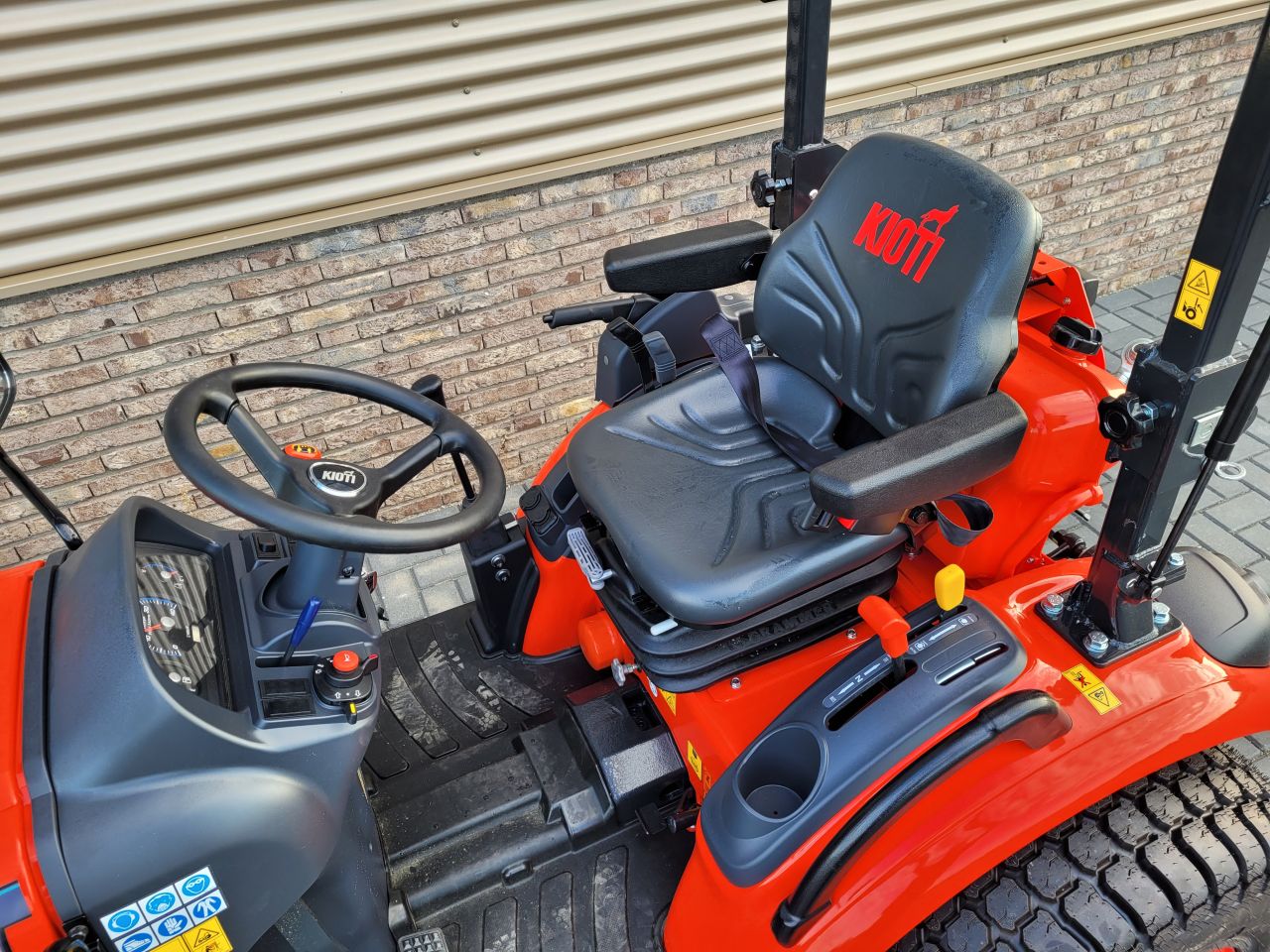 Kioti CX-2510 HST