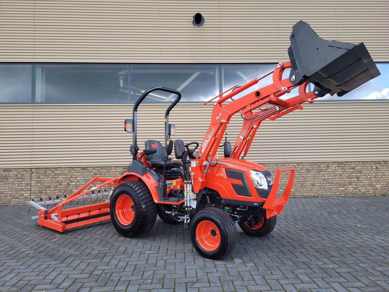 Kioti CX-2510 HST