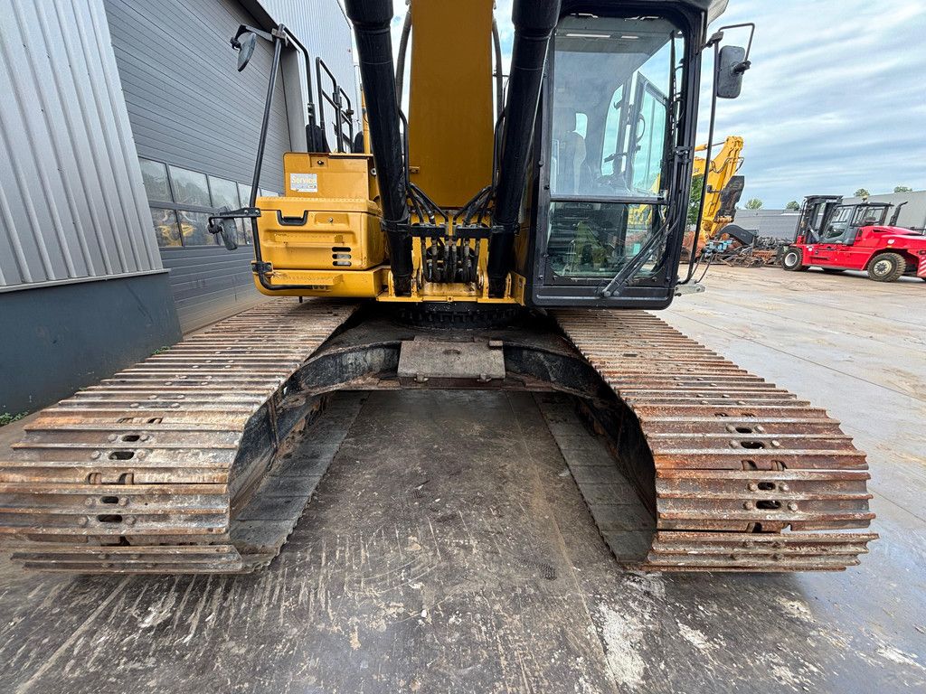 Caterpillar 330FL