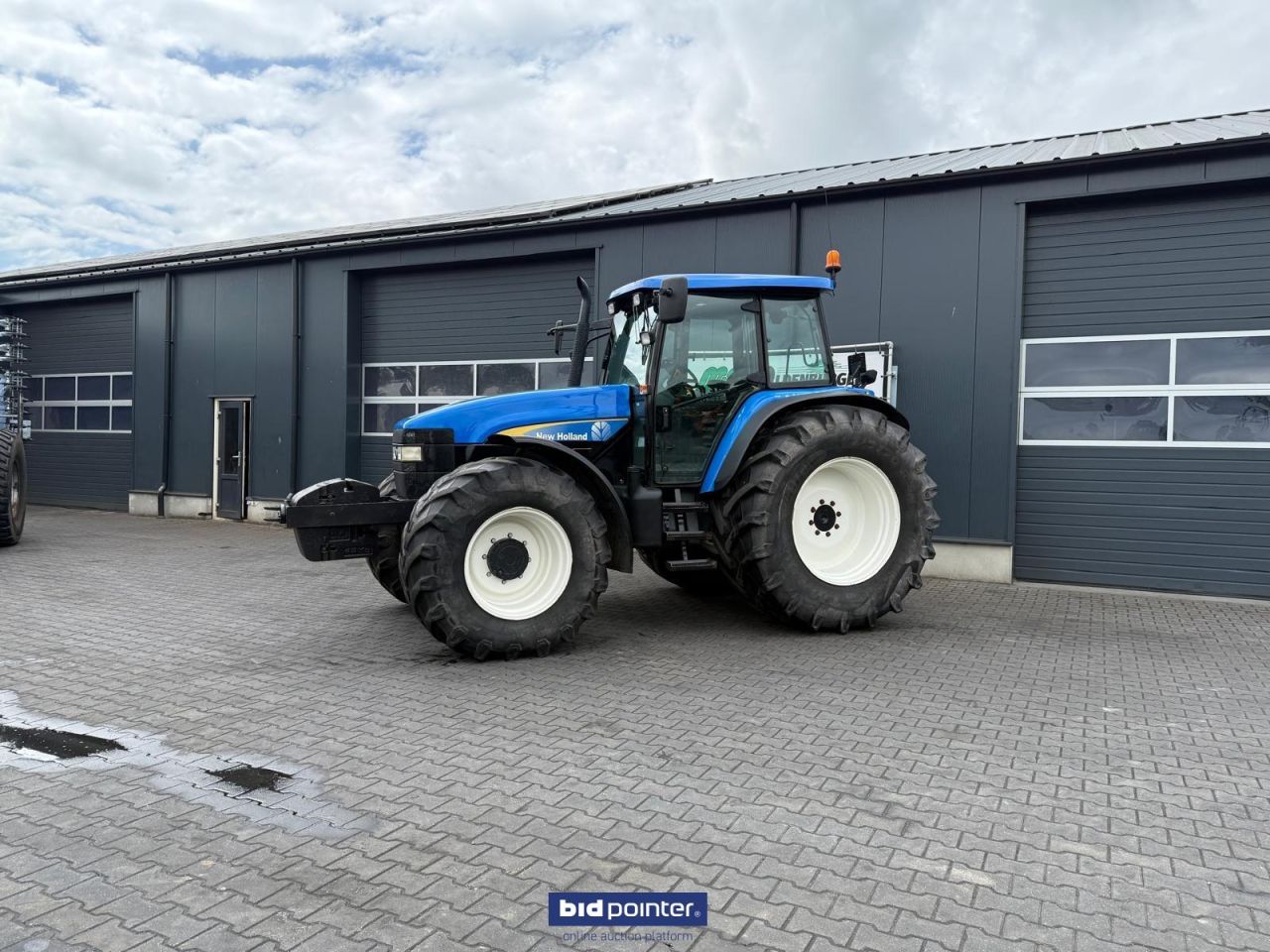 New Holland TM 140