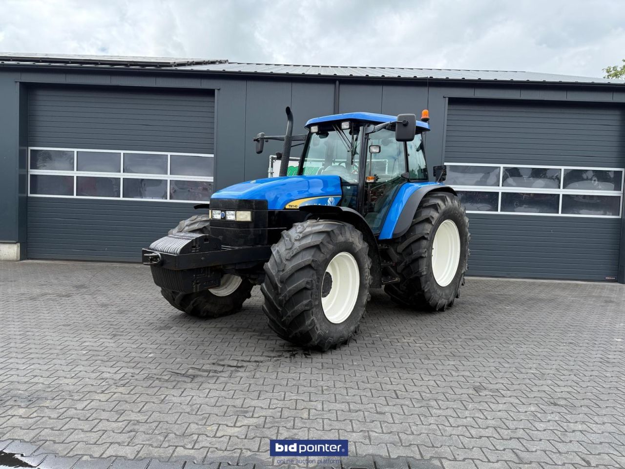New Holland TM 140
