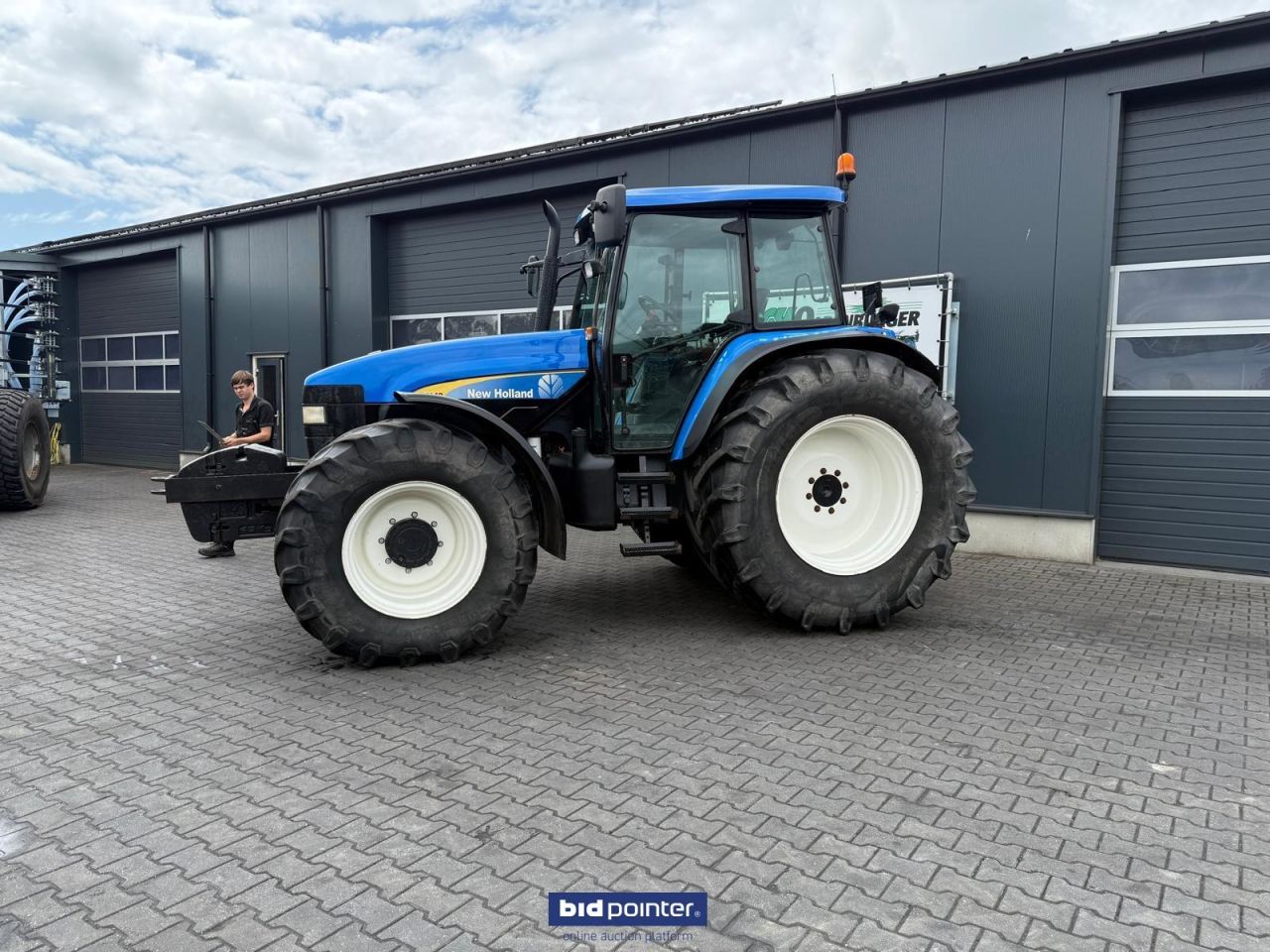 New Holland TM 140