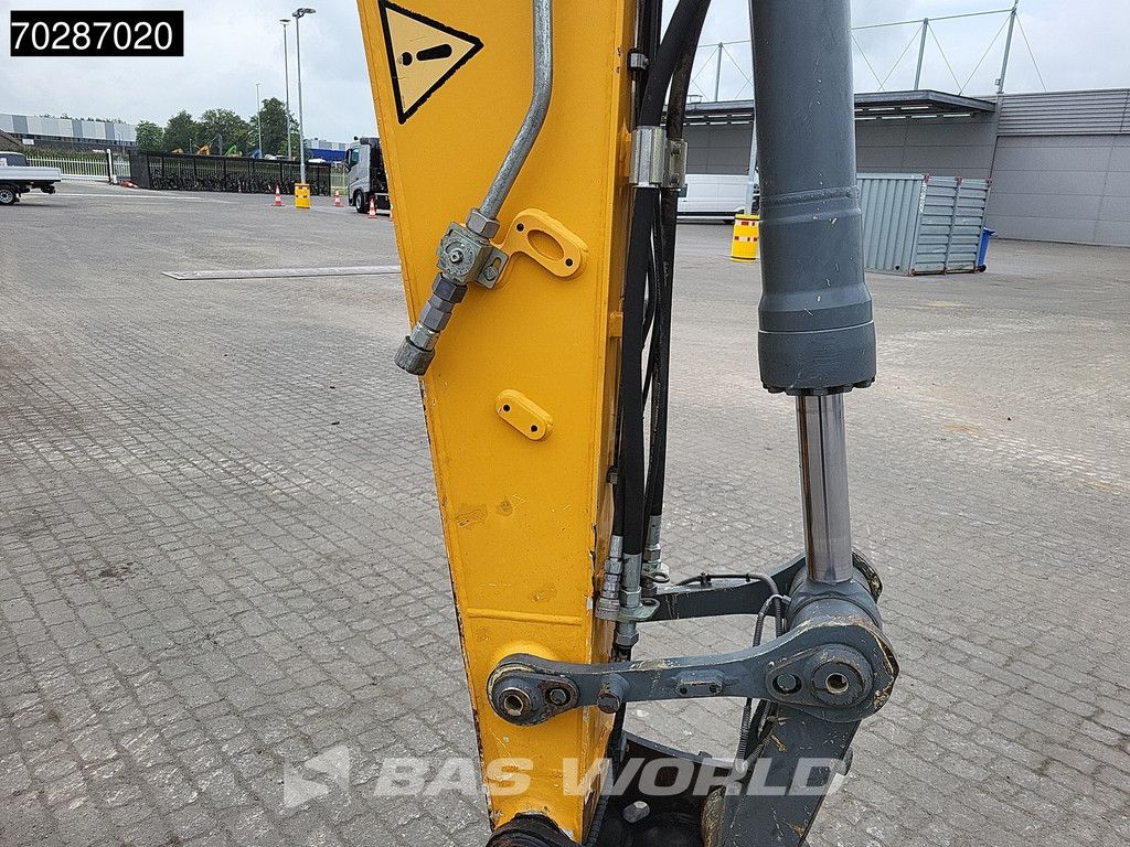 Liebherr R922 DUTCH MACHINE