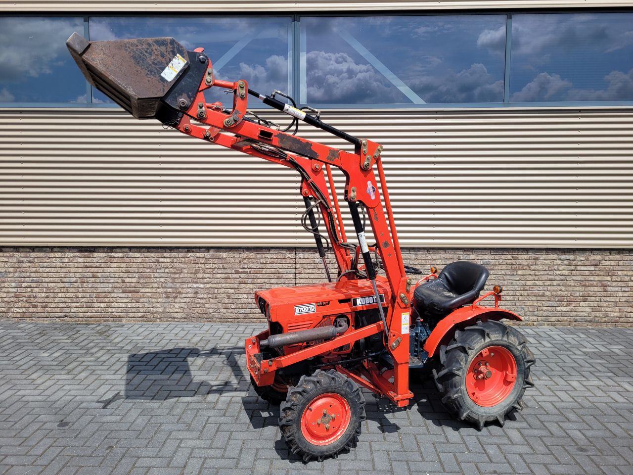 Kubota b7001