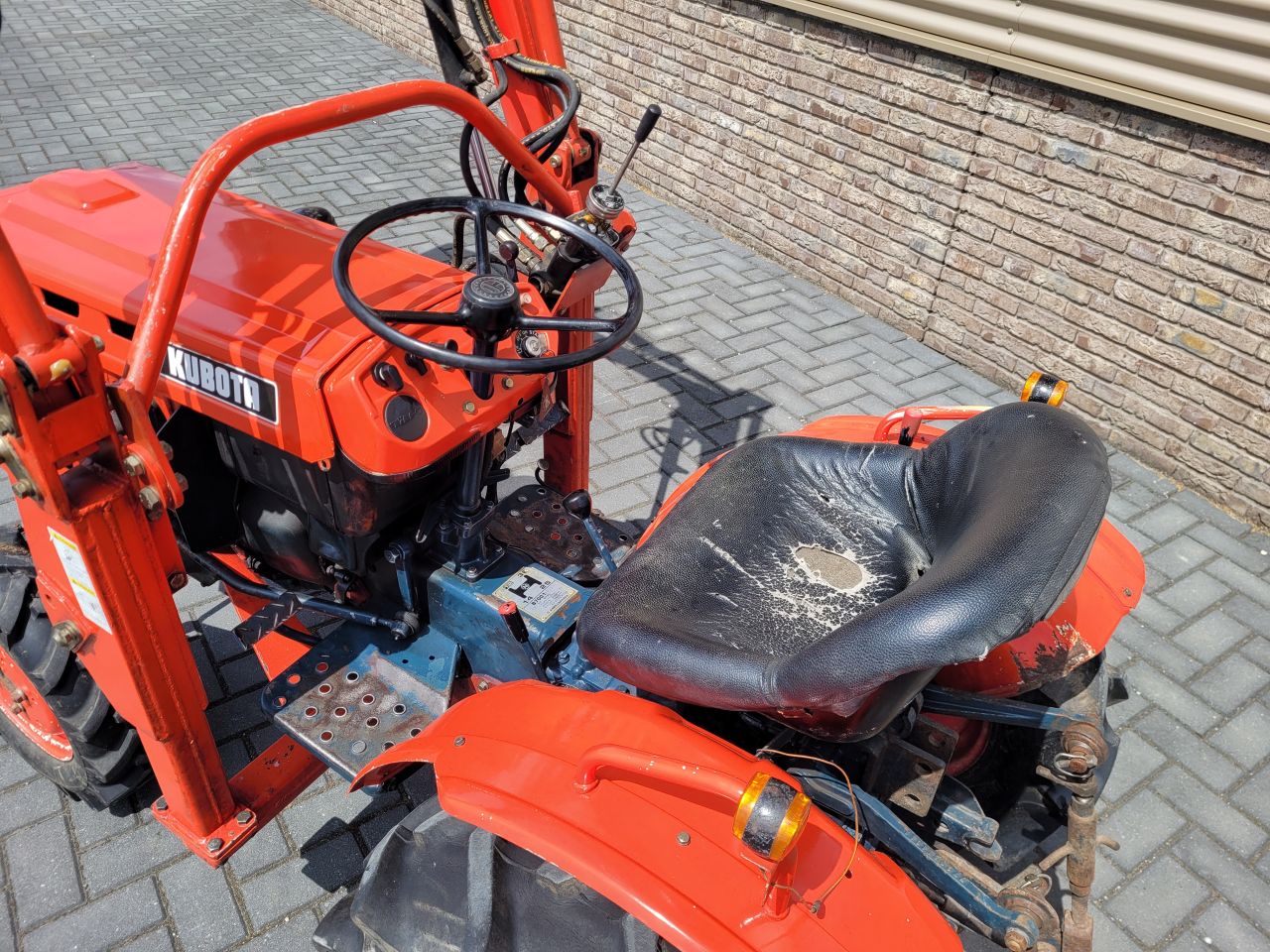 Kubota b7001