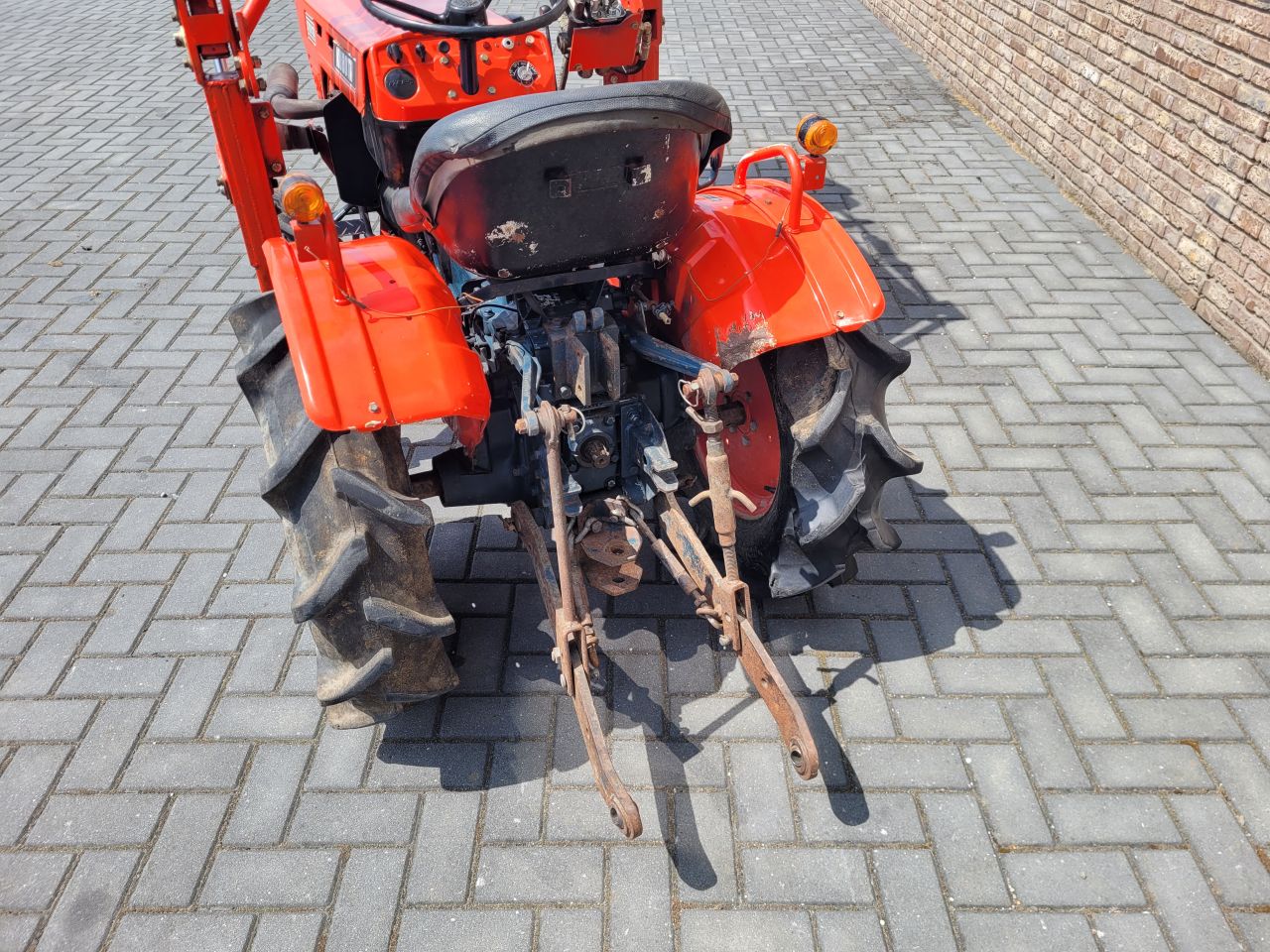 Kubota b7001