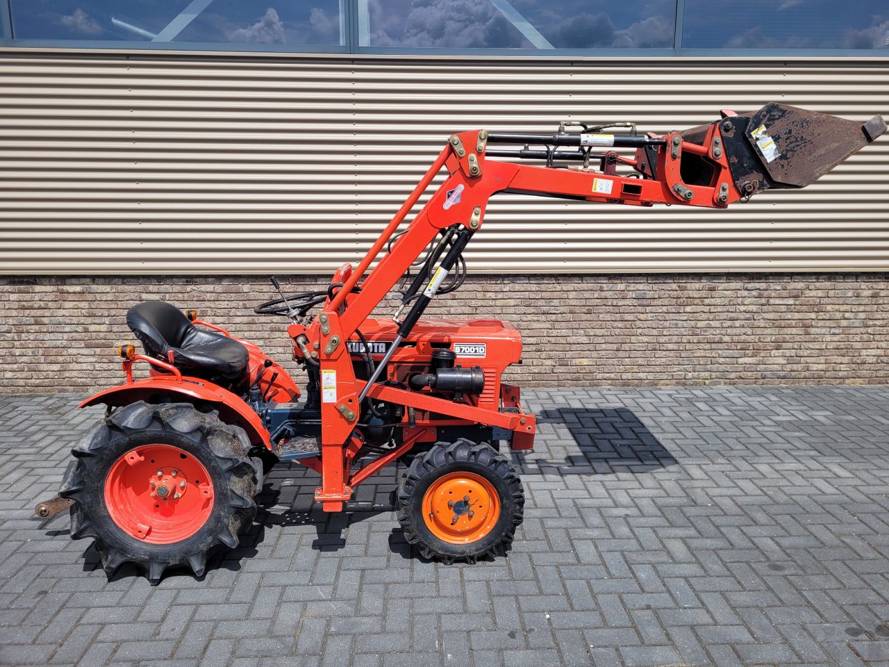 Kubota b7001
