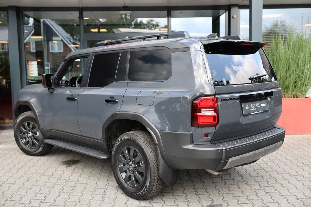 Toyota Landcruiser 250 2.8 D-4D 5DRS EXECUTIVE A/T VAN MET SCHUIFDAK