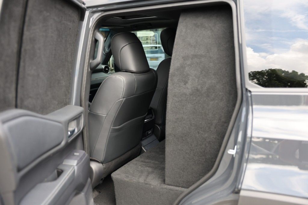 Toyota Landcruiser 250 2.8 D-4D 5DRS EXECUTIVE A/T VAN MET SCHUIFDAK