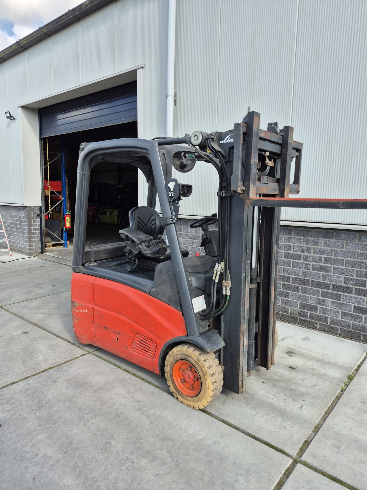 Linde E16-01 bj 2011 triplex freelift sideshift 4.140 mm 7445 uu