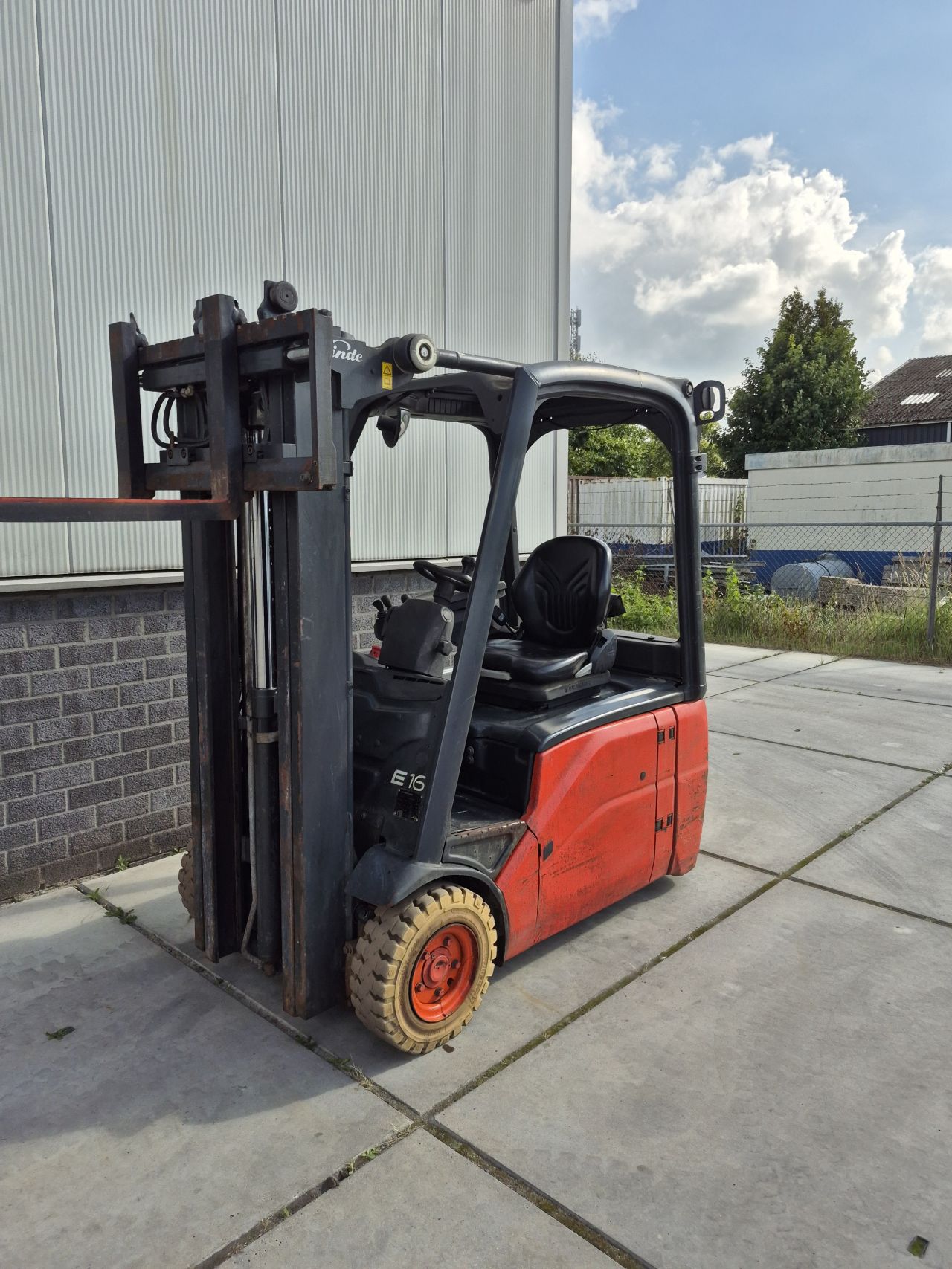 Linde E16-01 bj 2011 triplex freelift sideshift 4.140 mm 7445 uu