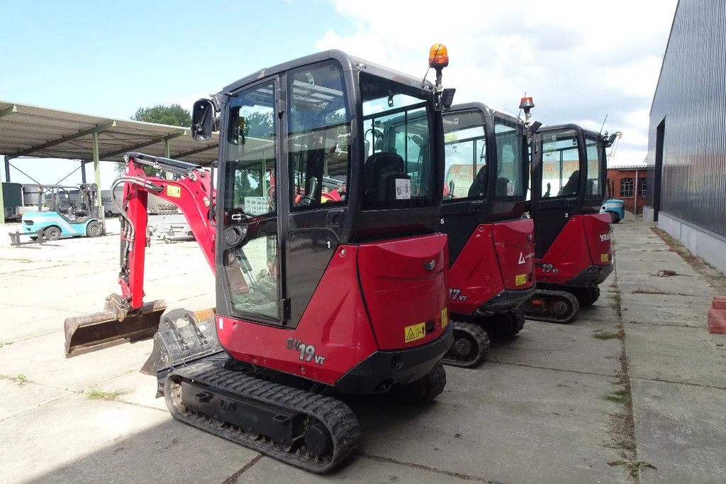 Yanmar Minikraan SV17 / SV19