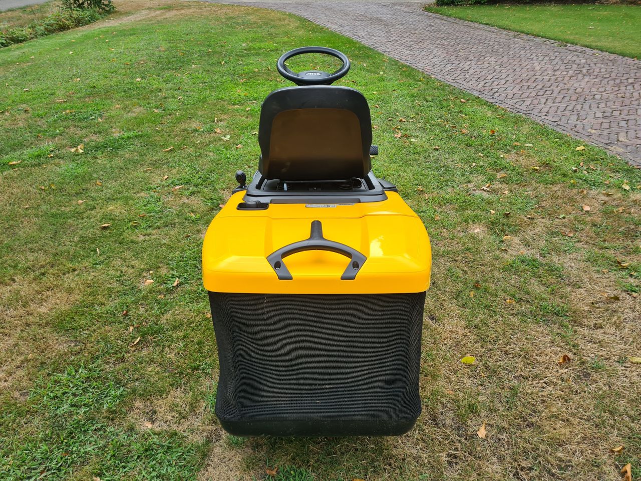 Stiga combi 1066 HQ zitmaaier hydrostaat met opvangbak.
