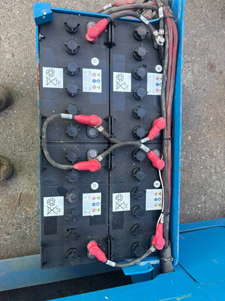 Genie GS4047 schaarlift schaarhoogwerker 14m 4047