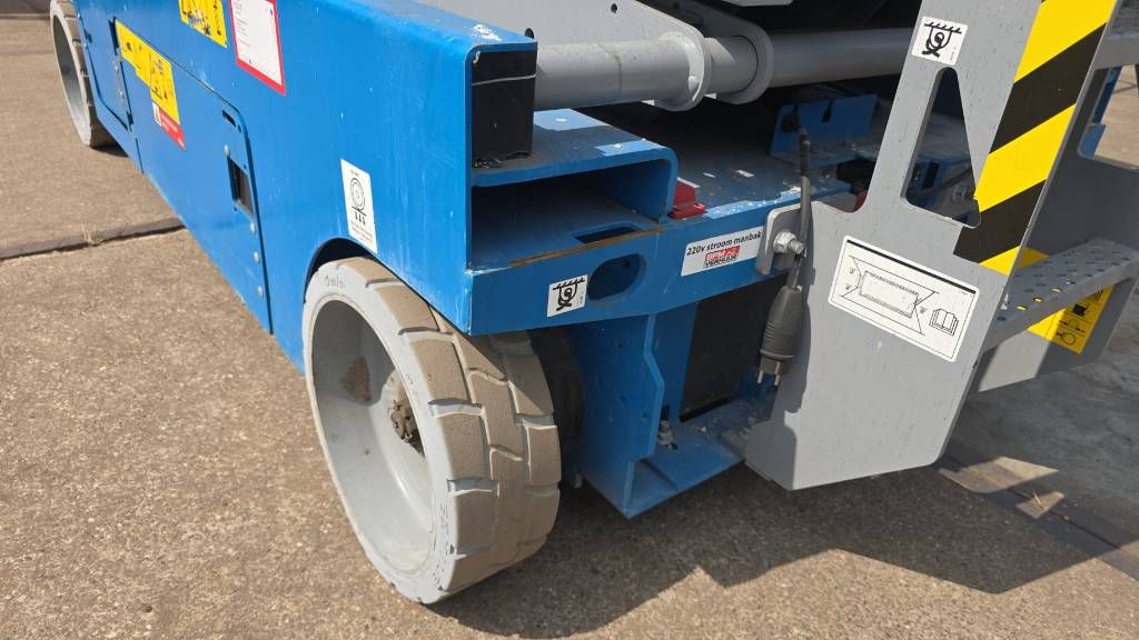 Genie GS4047 schaarlift schaarhoogwerker 14m 4047