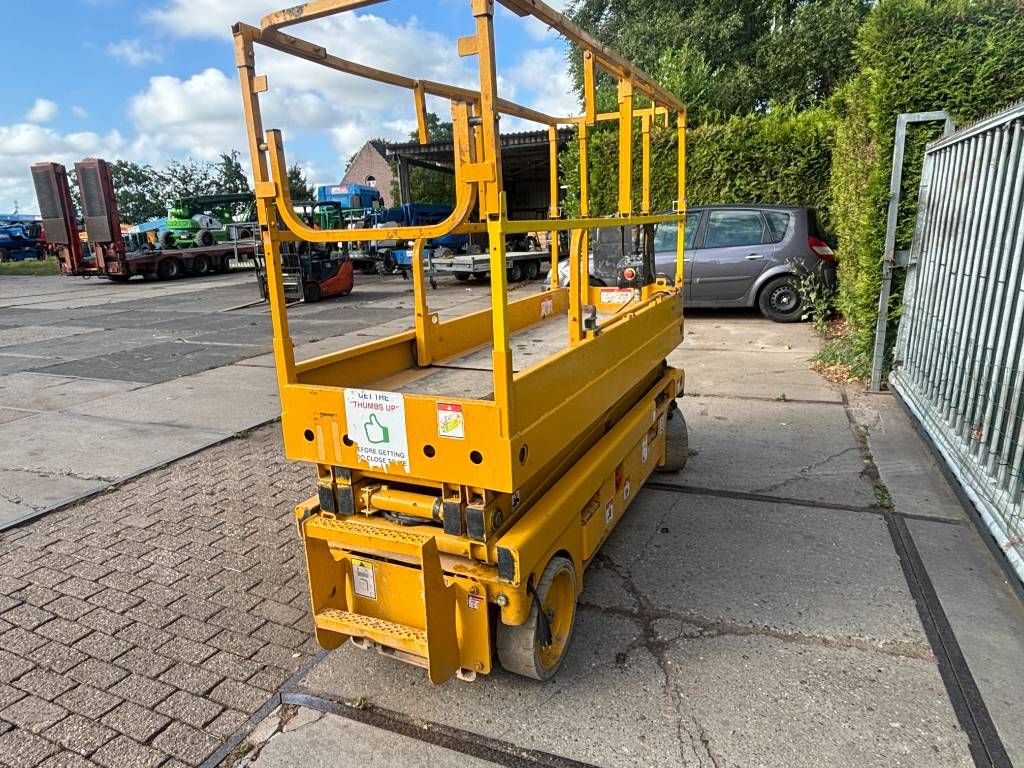 Haulotte Compact 8 8m schaarlift Haulotte hoogwerker