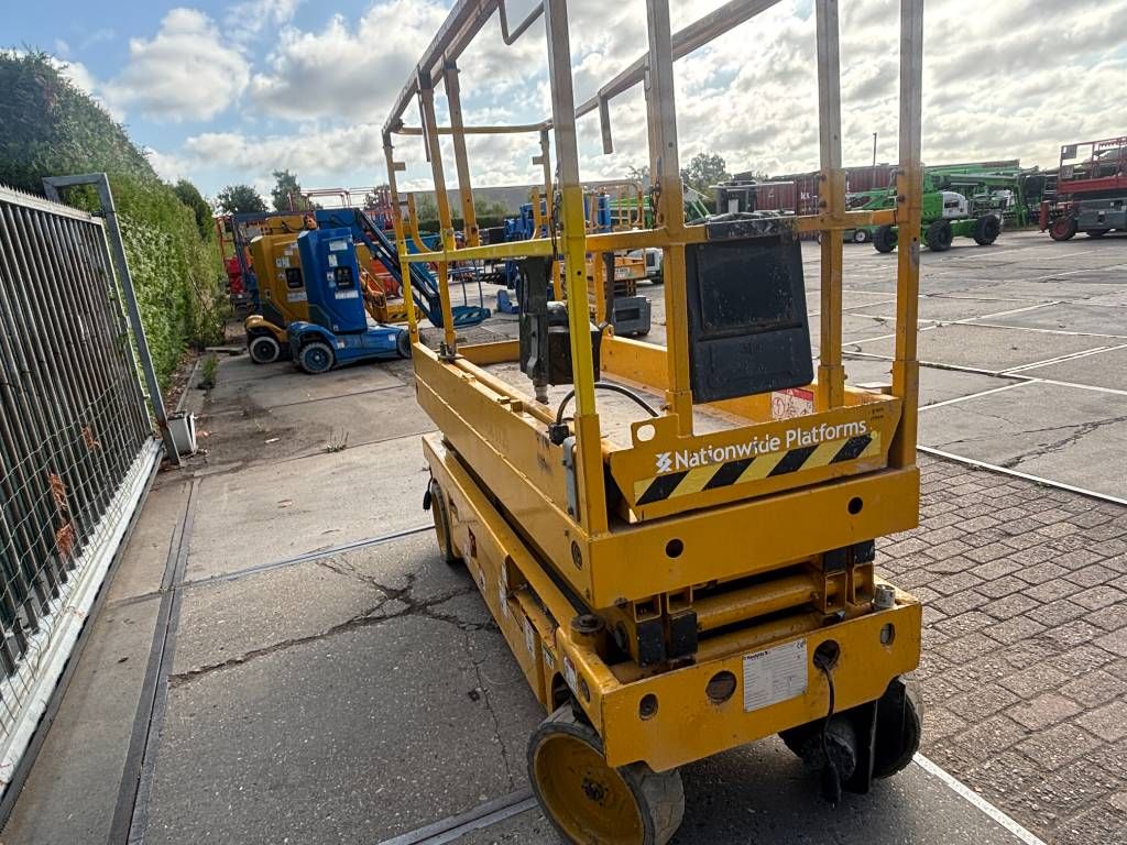 Haulotte Compact 8 8m schaarlift Haulotte hoogwerker