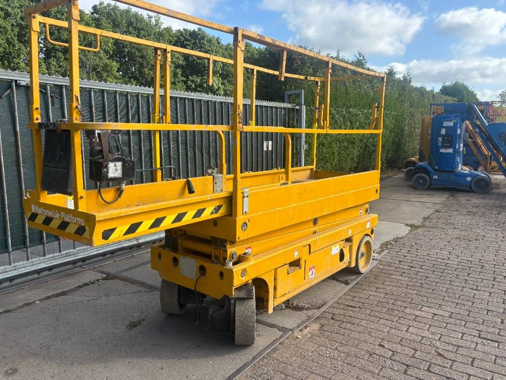 Haulotte Compact 8 8m schaarlift Haulotte hoogwerker