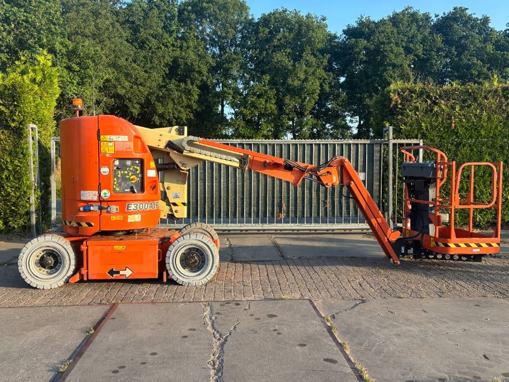 JLG E 300 AJP 12m knikarmhoogwerker JLG