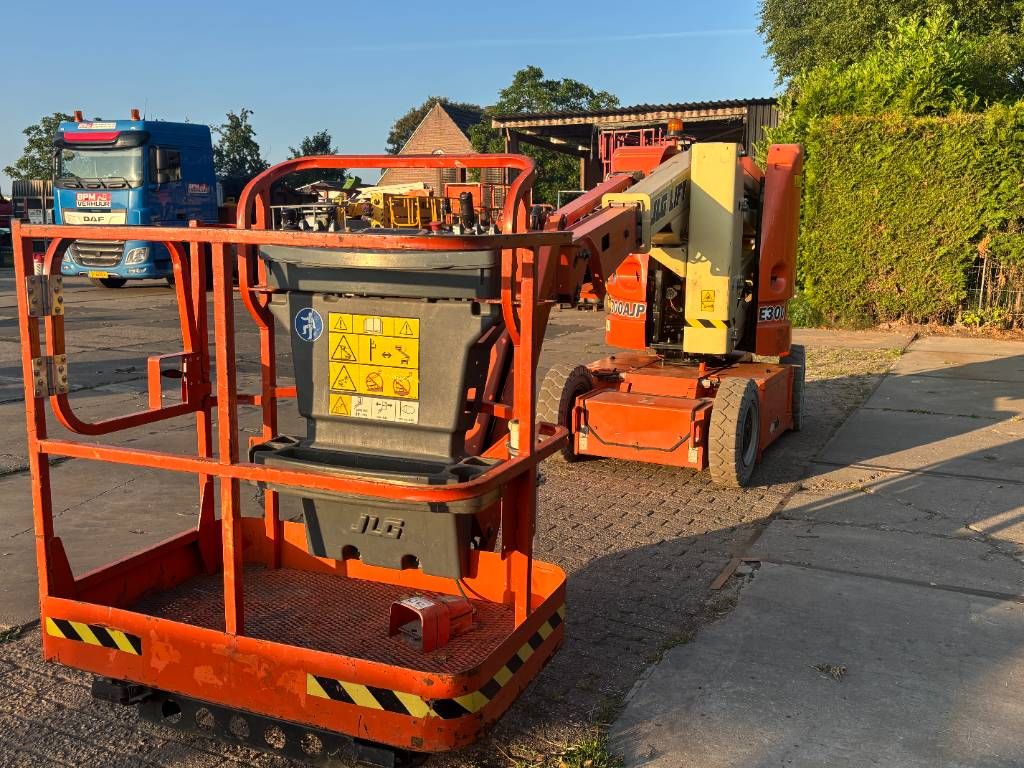 JLG E 300 AJP 12m knikarmhoogwerker JLG
