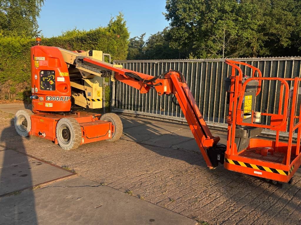 JLG E 300 AJP 12m knikarmhoogwerker JLG