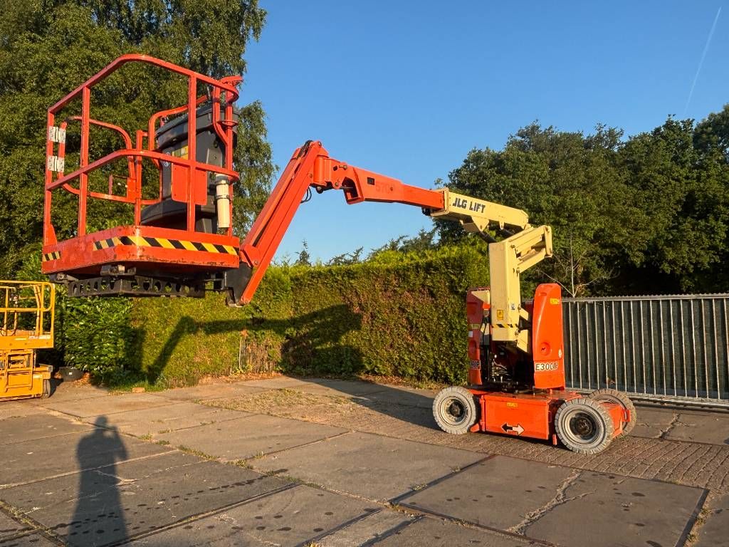 JLG E 300 AJP 12m knikarmhoogwerker JLG