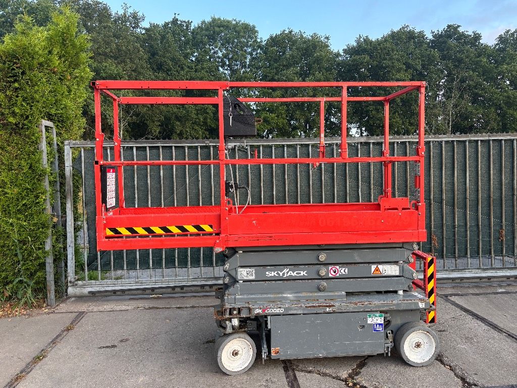 SkyJack SJ 3219 8m schaarhoogwerker hoogwerker Skyjack